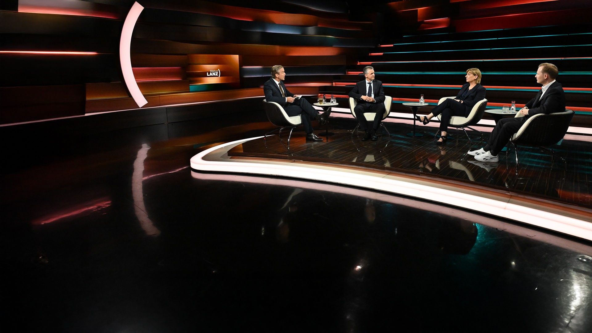 Markus Lanz diskutiert mit seinen Gästen heute (von links nach rechts): Thorsten Frei, Christine Dankbar, Christian Schweppe