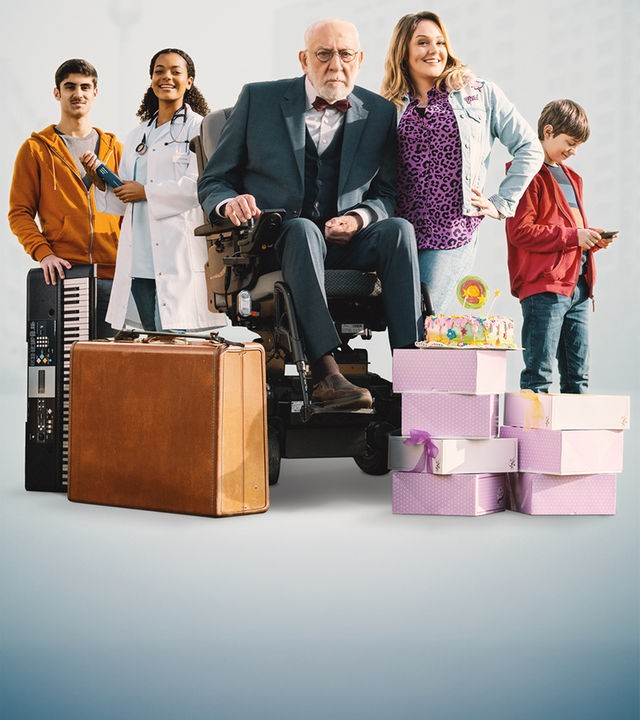 Murat (Julius Gabriel Göze), Afia (Latisha Kohrs), Olaf Hintz (Dieter Hallervorden), Trixie Kuntze (Alwara Höfels), Sean (Lior Kudrjawizki)