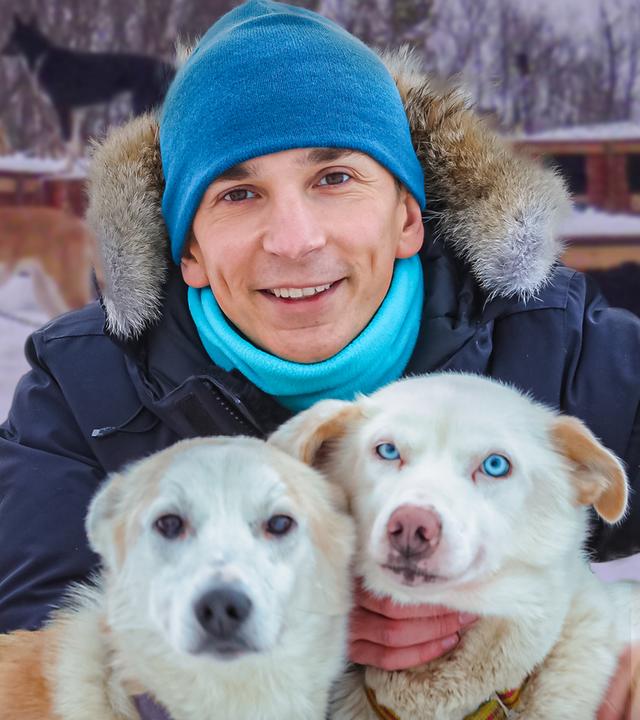 PUR+ - Eric mit zwei Schlittenhunden