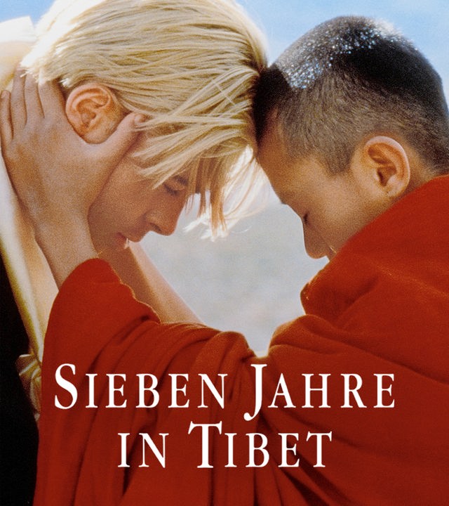 Der Bergsteiger Heinrich Harrer (Brad Pitt, links) und der junge Dalai Lama (Jamyang Jamtsho Wangchuk) werden Freunde.