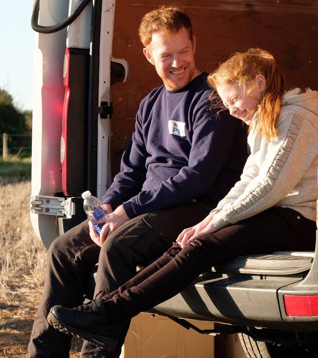 Katie Proctor und Kris Hitchen Sorry