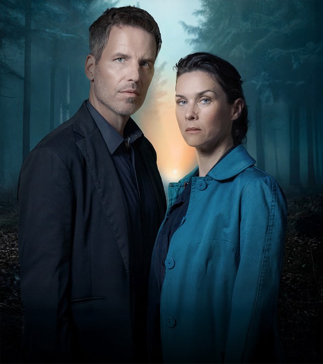 Oliver von Bodenstein (Tim Bergmann) und Pia Sander (Kathrin von Steinburg) 