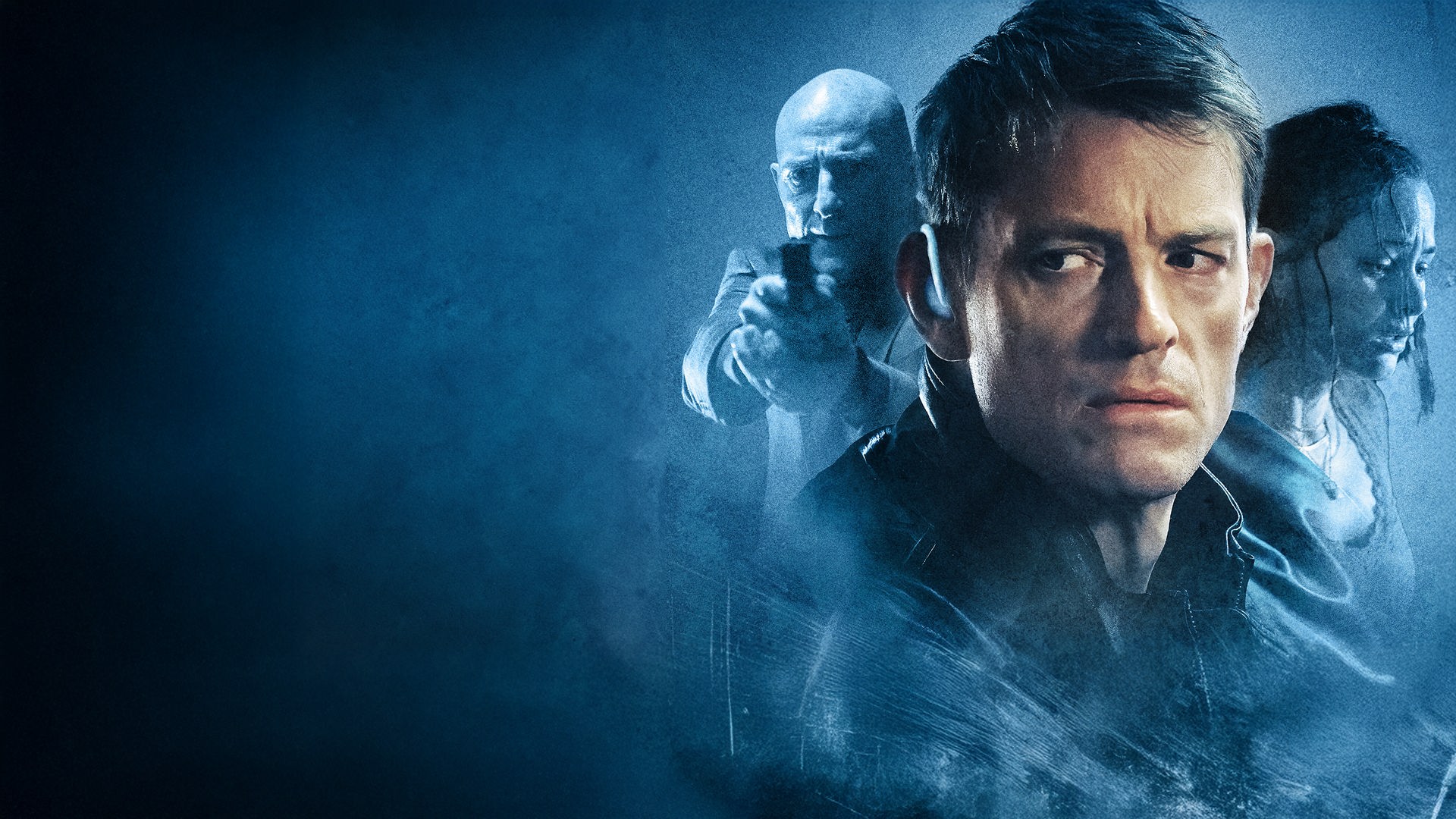 "The Silent Hour": Plakatmotiv, Fotomontage: Die Köpfe von Doug Slater (Mark Strong), Frank Shaw (Joel Kinnaman) und Ava Fremont (Sandra Mae Frank) liegen vor einem verwaschenen, blauen Hintergrund. Während die Aufnahmen von Doug Slater und Ava Fremont blau koloriert sind und sich in den Hintergrund einfügen, ist das Abbild von Frank Shaw als reguläres Foto belassen. Dieses Bild liegt in der Mitte vor den beiden anderen. Doug Slater zielt mit erhobener Pistole nach vorne, Ava Fremont schaut verzweifelt seitlich nach unten.