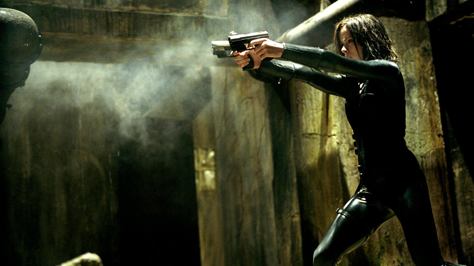 Mit High-Tech-Waffen bekämpft Vampirin Selene (Kate Beckinsale) die Werwölfe.