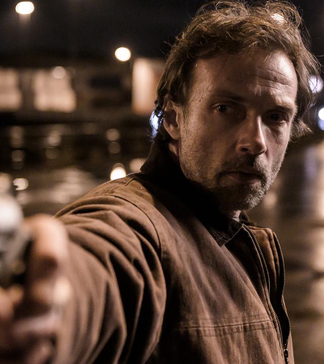 Frank (Lucas Gregorowicz) überfällt den Geldtransporter seines Schwagers und lässt sich festnehmen