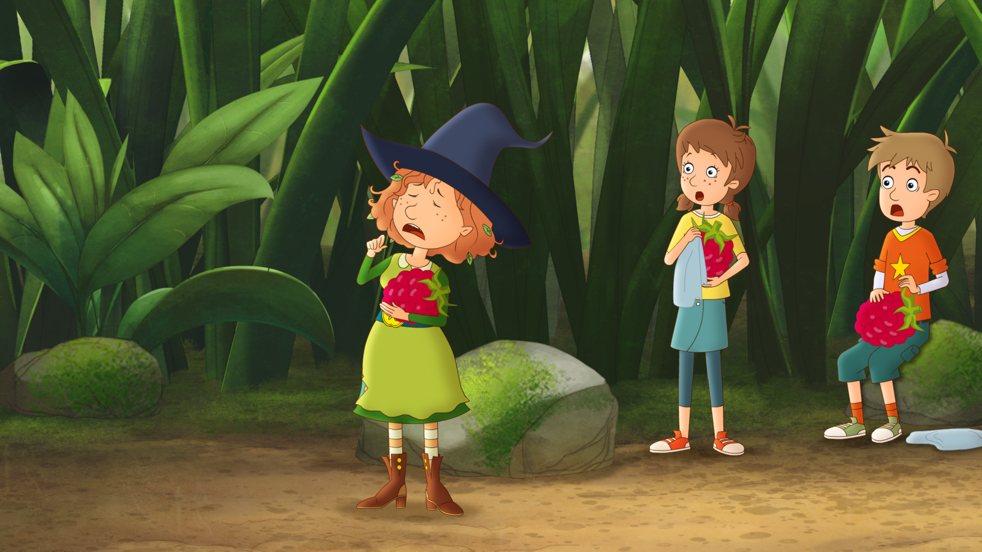 Petronella steht mit einer Himbeere im Arm in ihrem Garten und niest. Neben ihr stehen die erschrockenen Zwillinge Lea und Luis.