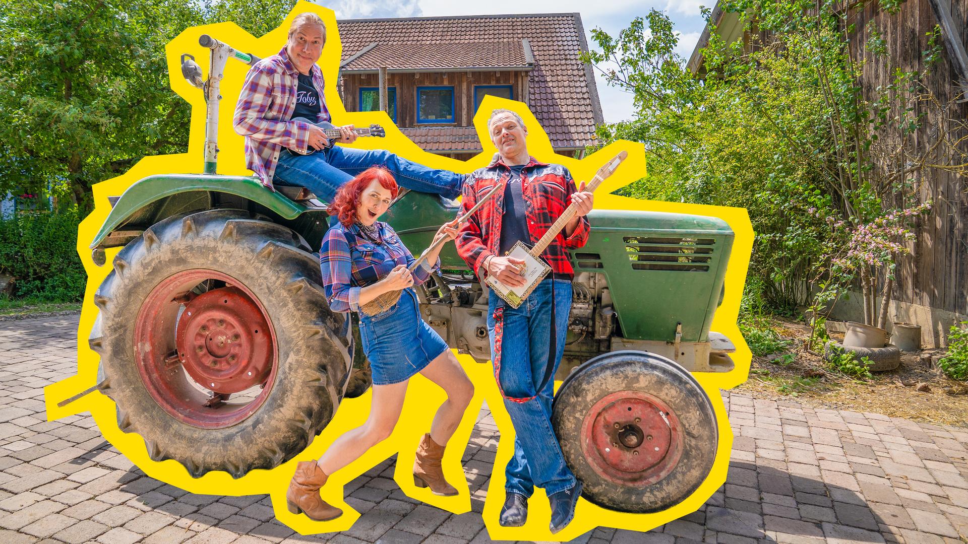 Was für eine belebte Umgebung! Der Bauernhof ist ein toller Ort, um viele Tiere zu treffen. 3Berlin singen von ihren Lieblingstieren auf einem Bauernhof.