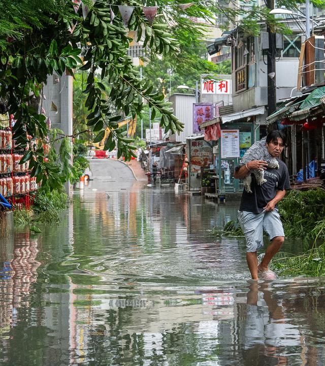 Hochwasser nach Taifun Ragasa in Hongkong