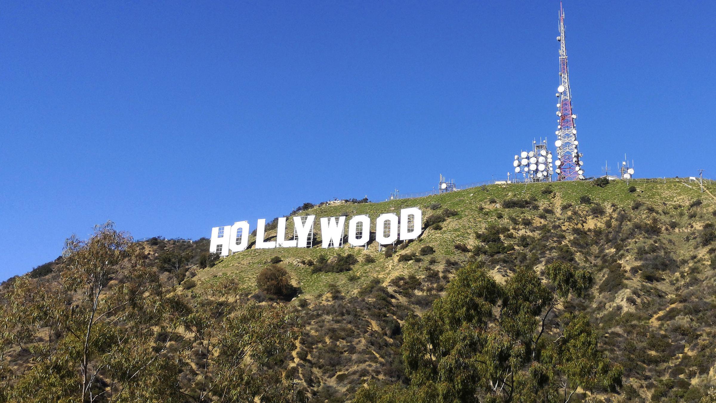 Das berühmte Hollywood Zeichen in den Bergen der Hollywood Hills oberhalb des Stadtteils Hollywood in Los Angeles.