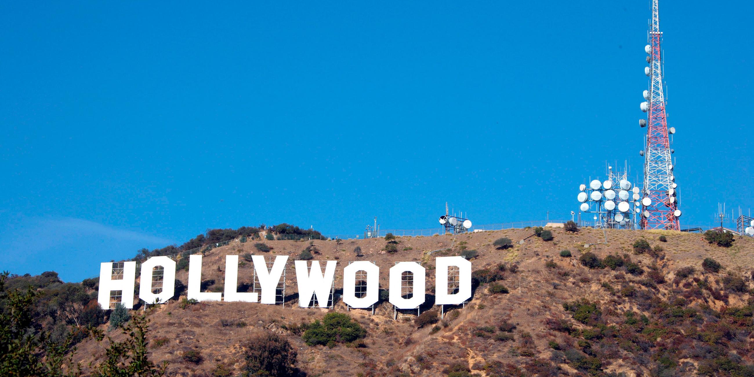 "Hollywood Stories": Außenaufnahme. Der Schriftzug "Hollywood" auf einem Berg.