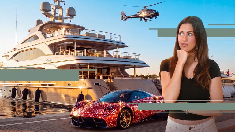 Salwa Houmsi, im Hintergrund ein Hafen mit einer Superyacht, Hubschrauber und Luxussportauto.