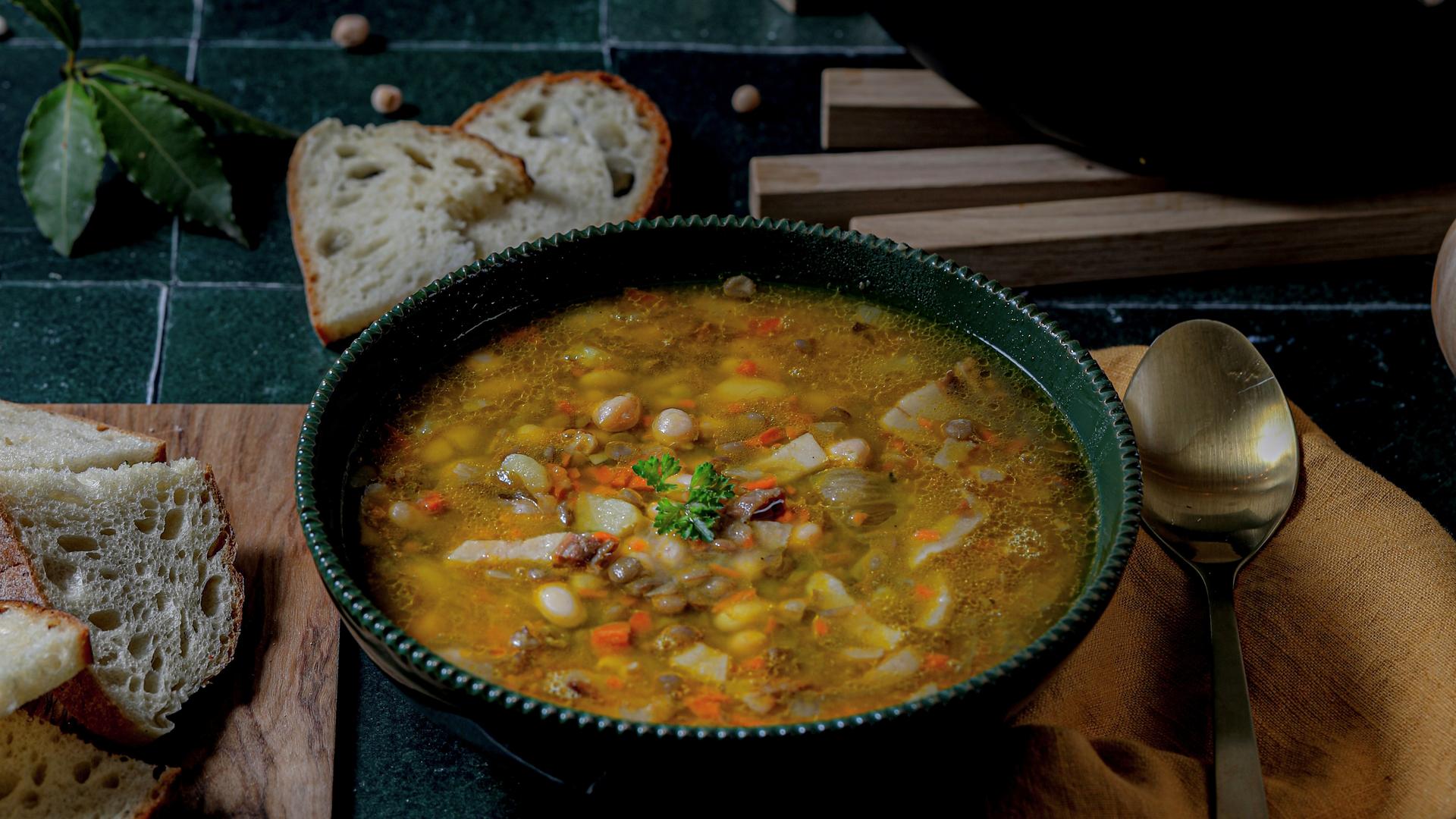 Hülsenfrüchtesuppe „Zuppa di Legumi“