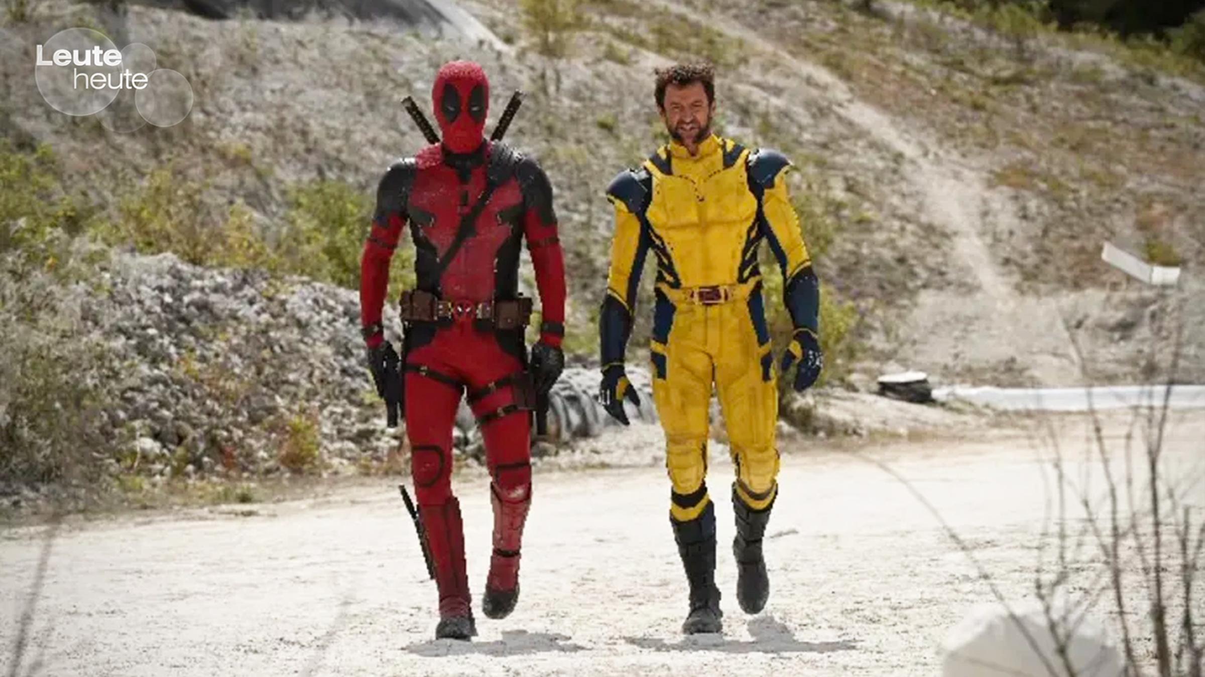 Hugh Jackmann im roten Wolverine Oufit der neuen "Deadpool"-Verfilmung