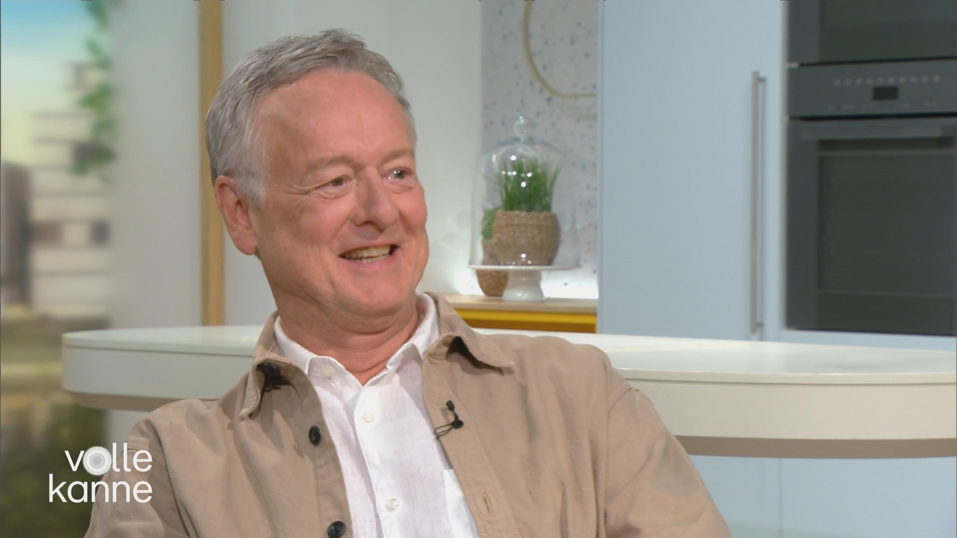 Ian Dickinson im Gespräch am "Volle Kanne"-Frühstückstisch