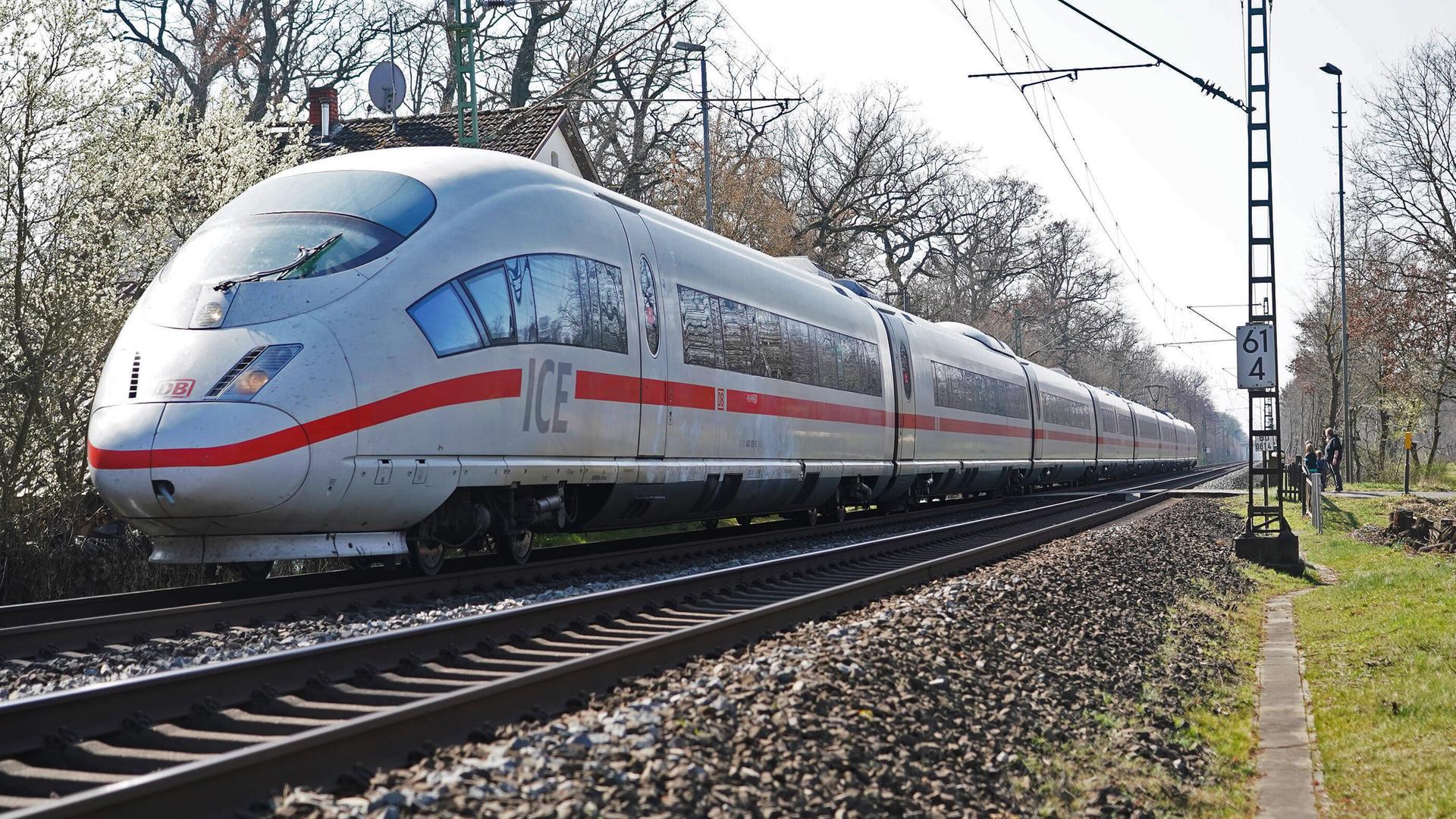 ICE auf der Riedbahn Strecke