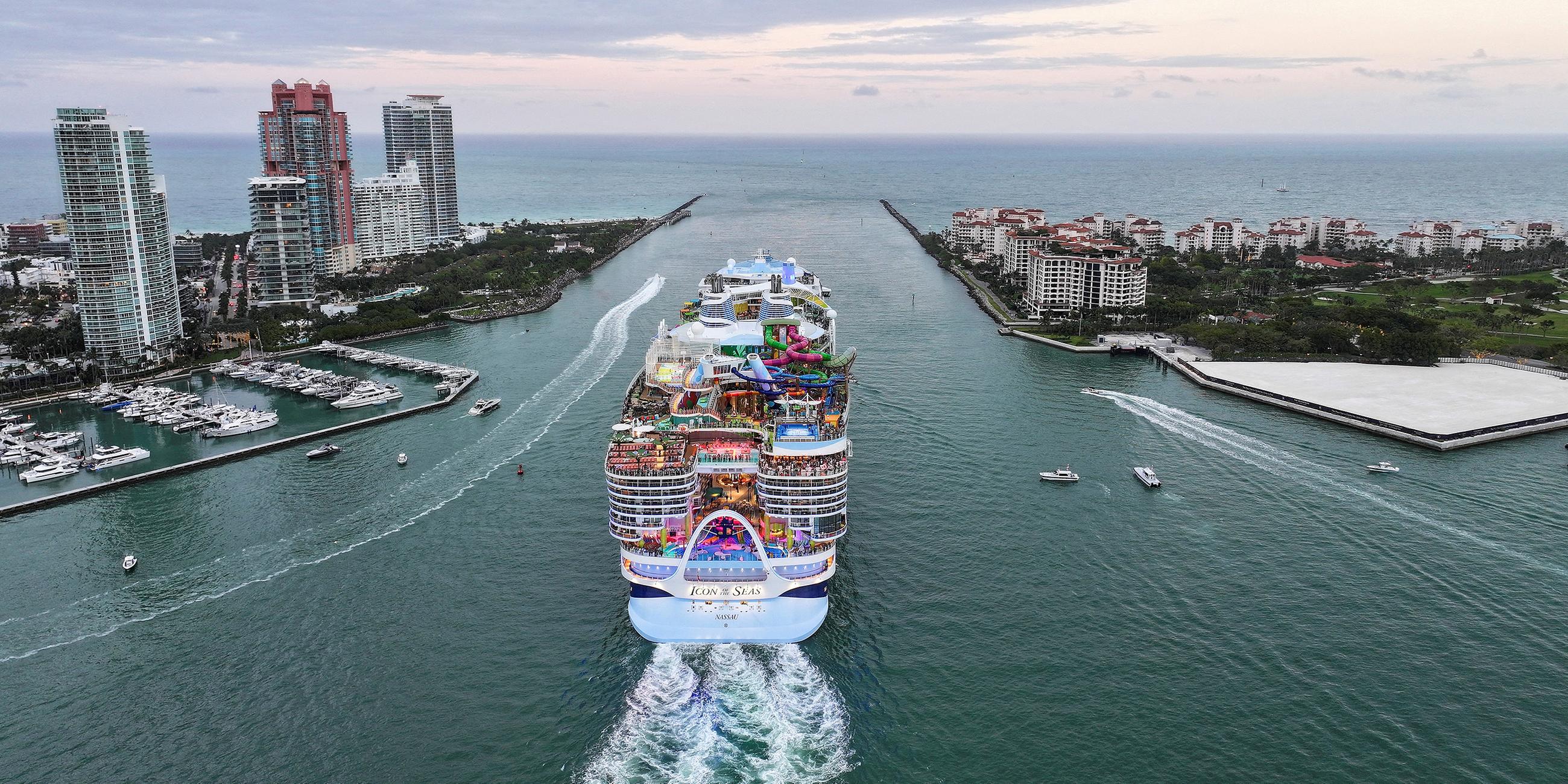 Kreuzfahrtschiff Icon of the sea verlässt Hafen von Miami, Florida