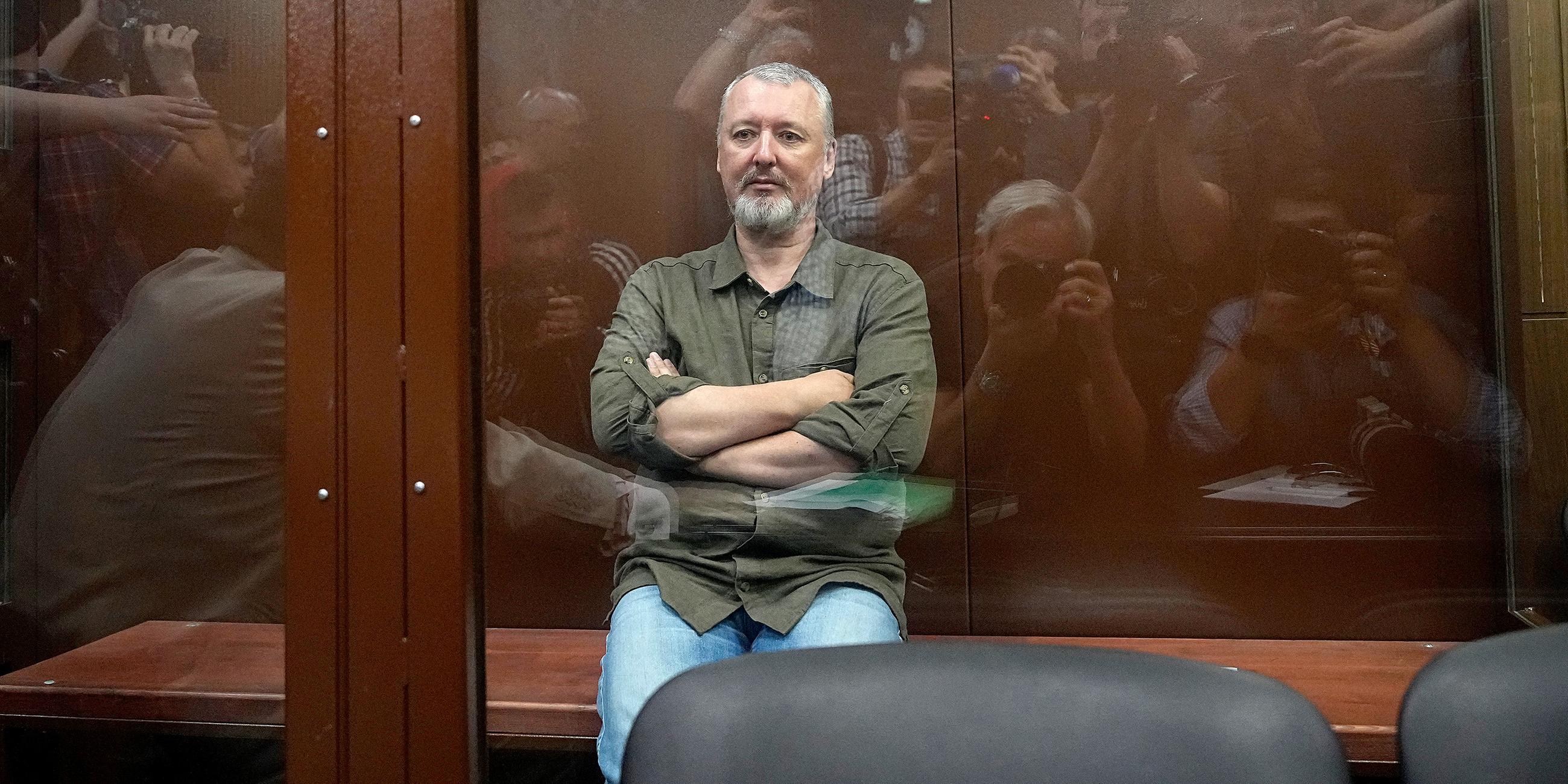 Der Militärblogger Igor Girkin bei einer Anhörung in Moskau nach seiner Verhaftung.
