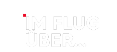 Im Flug über Logo mittig