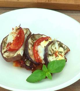 Auberginenauflauf mit Tomaten und Käse