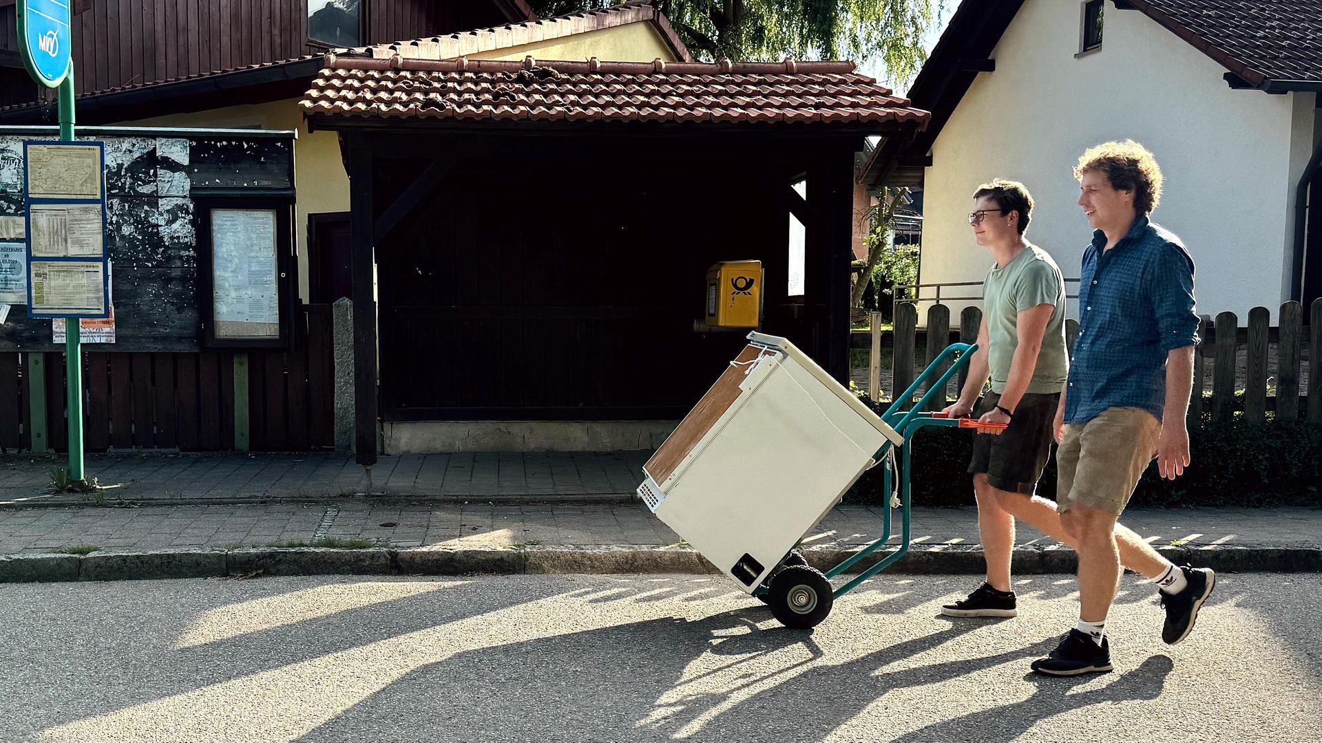 Aufgsperrt is · Eine Dorfwirtschaft in 30 Tagen