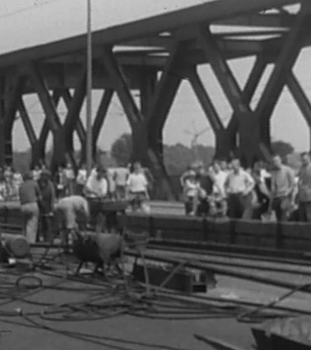 Bau der Rheinbrücke zwischen Mannheim und Ludwigshafen