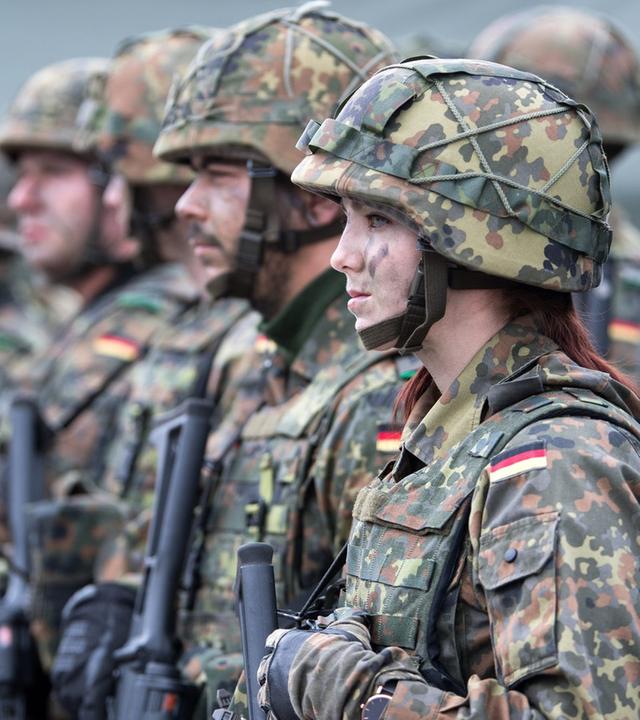 Bedrohte Sicherheit: Kommt die Wehrpflicht für Alle?