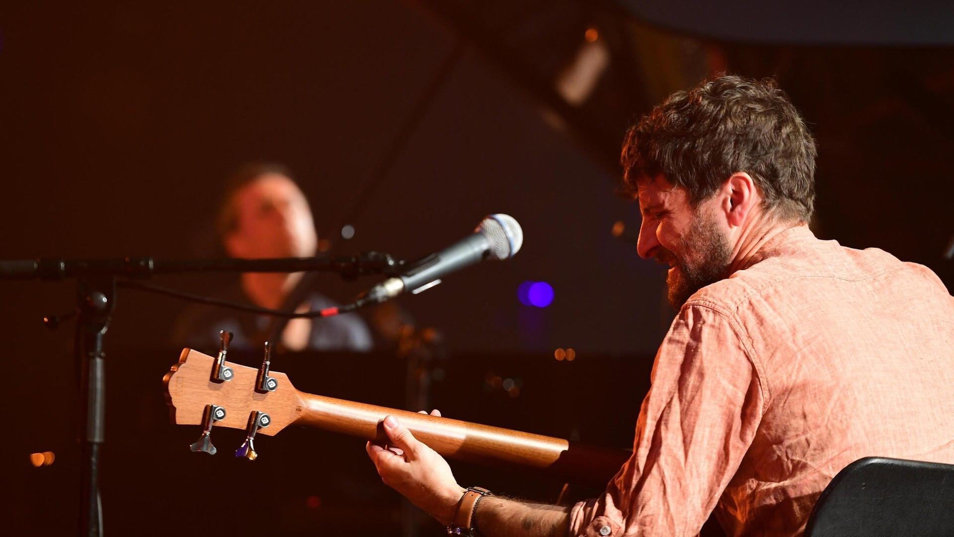 Bill Laurance & Michael League bei den Leverkusener Jazztagen 2024