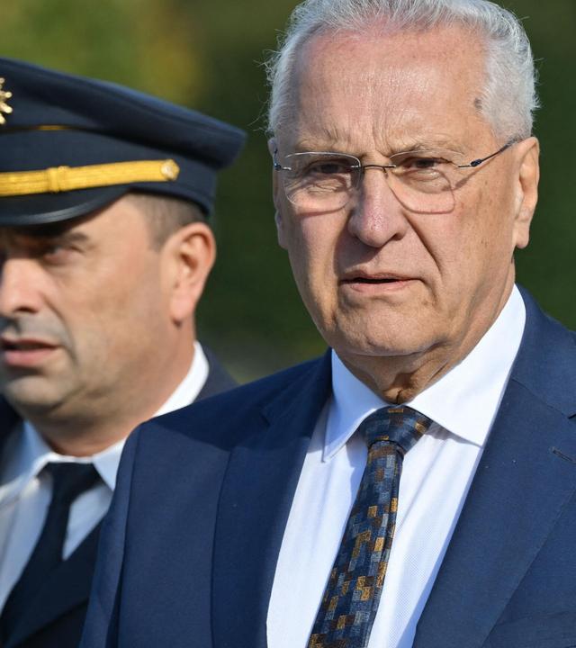 BR24live: Innenminister Herrmann äußert sich zur Tat bei Waffenkontrolle in Berngau