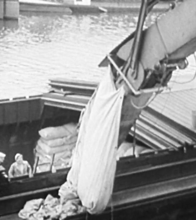 Deutschland liefert Weizenmehl in die Sowjetunion