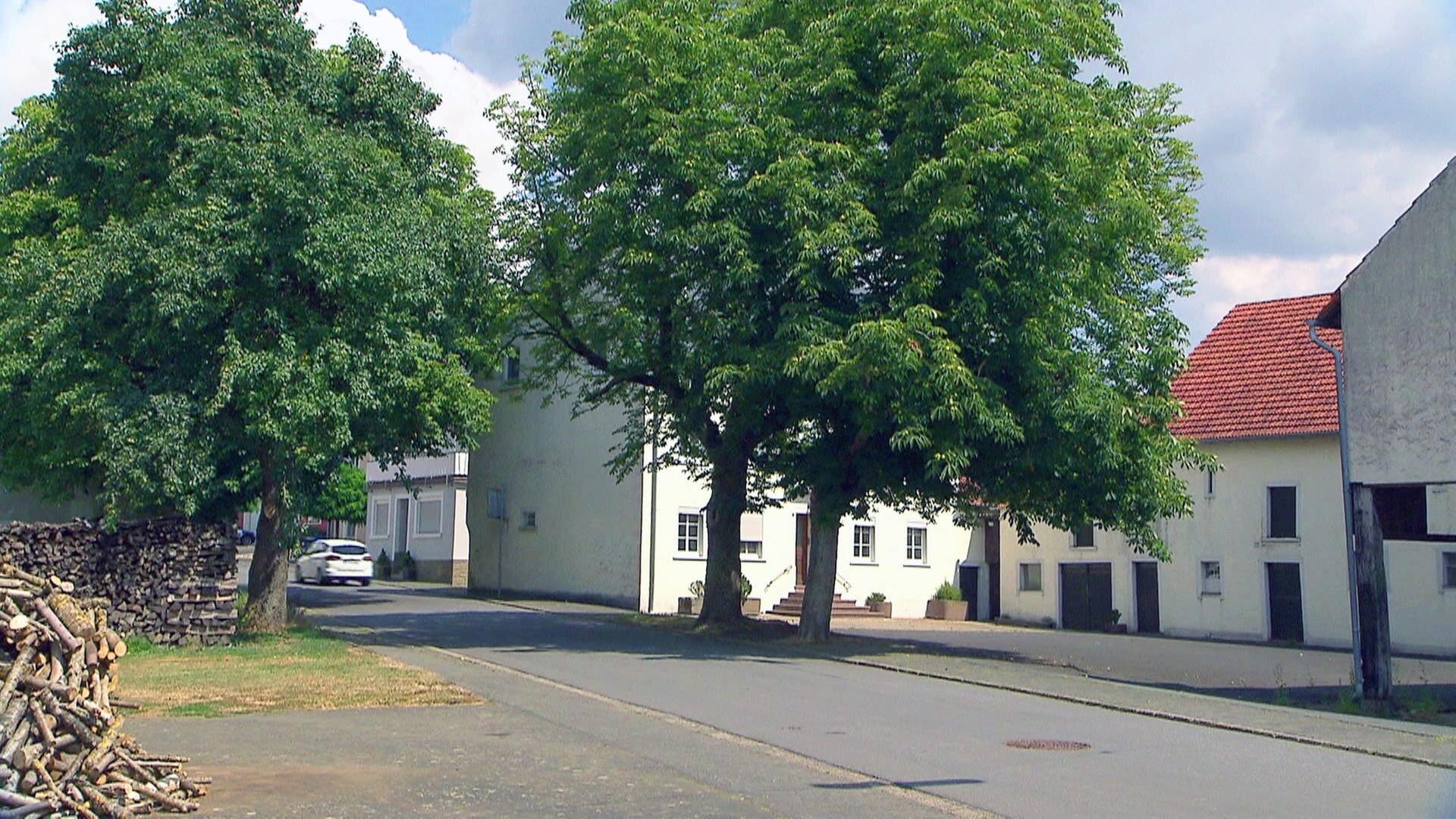 Die Donatusstraße in Matzen