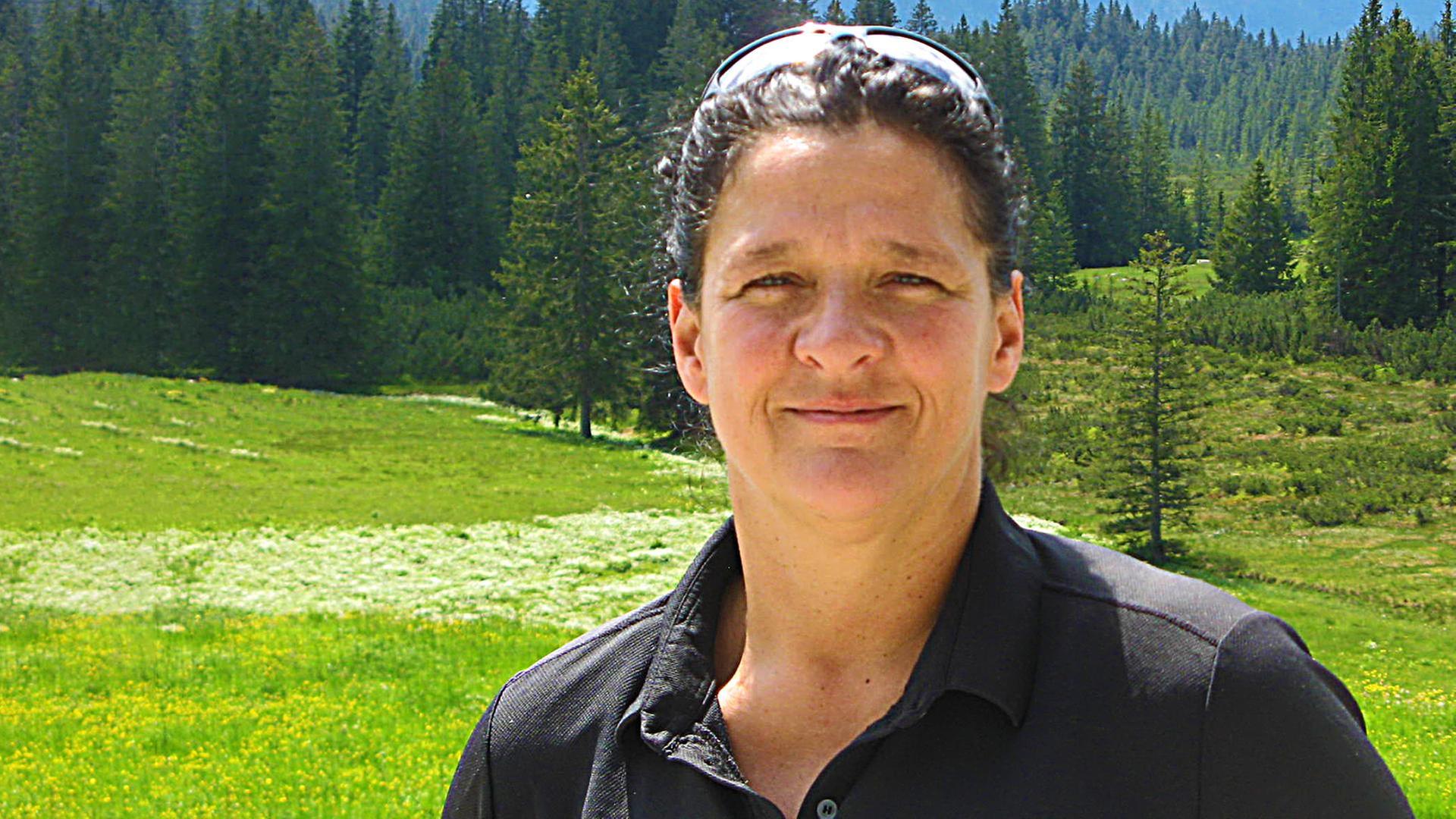 Die Hüttenwirtin und ihre Töchter