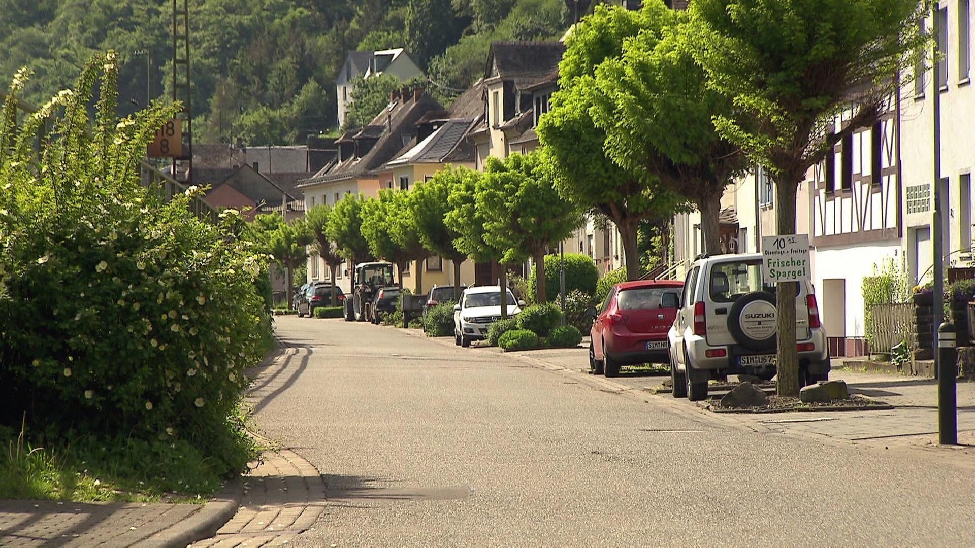 Die Rheinstraße in Hirzenach