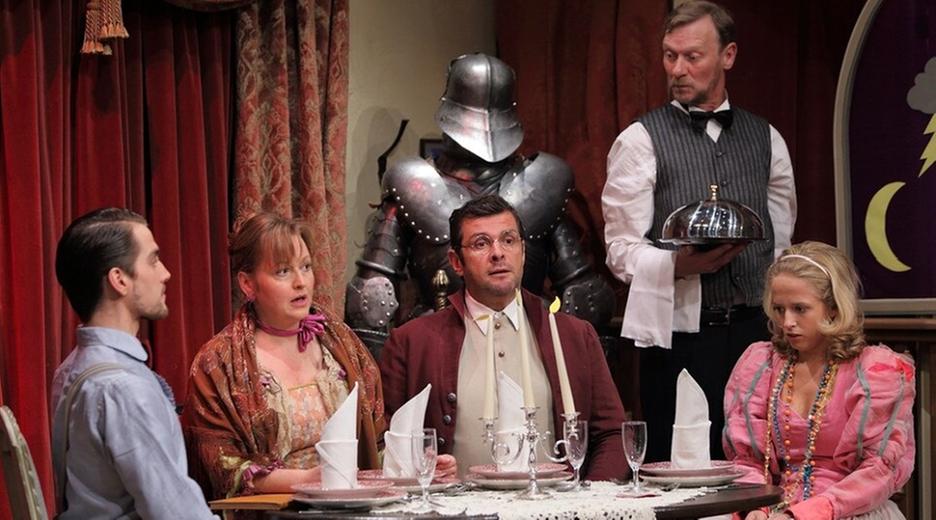 Dinner for one im Komödienstadel