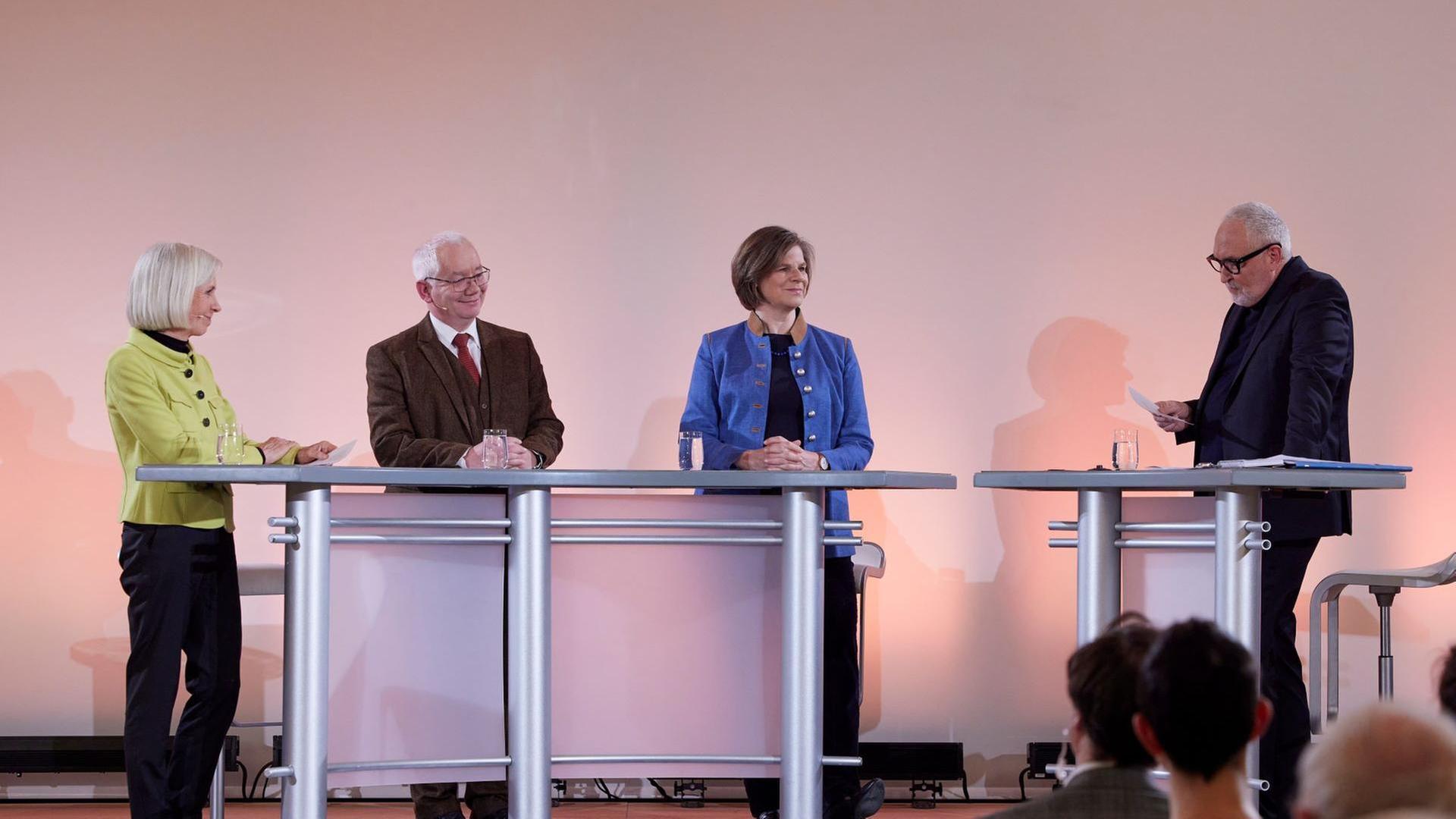 Drei Jahre Corona · Regierungen und Virologen im Fokus (1/4)