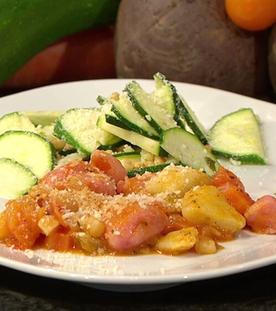 Dreifarbige Gnocchi mit Zucchini-Salat