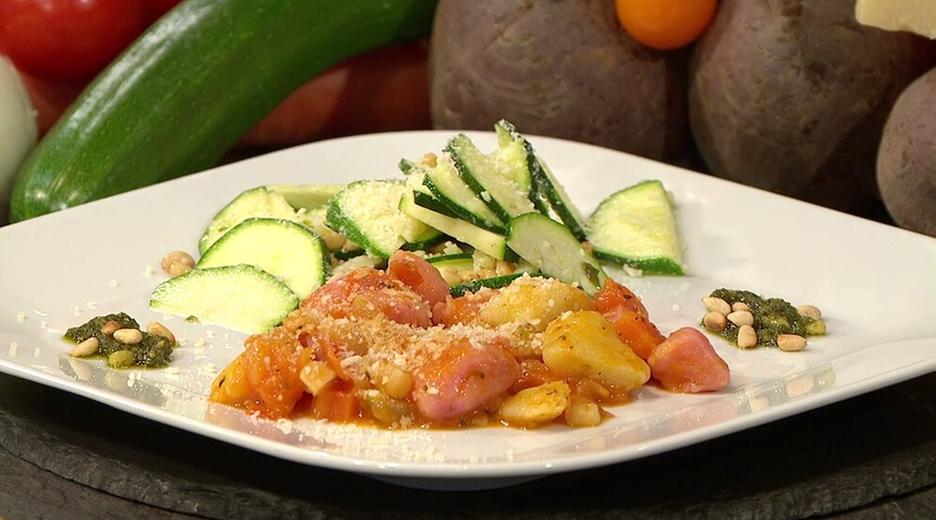 Dreifarbige Gnocchi mit Zucchini-Salat