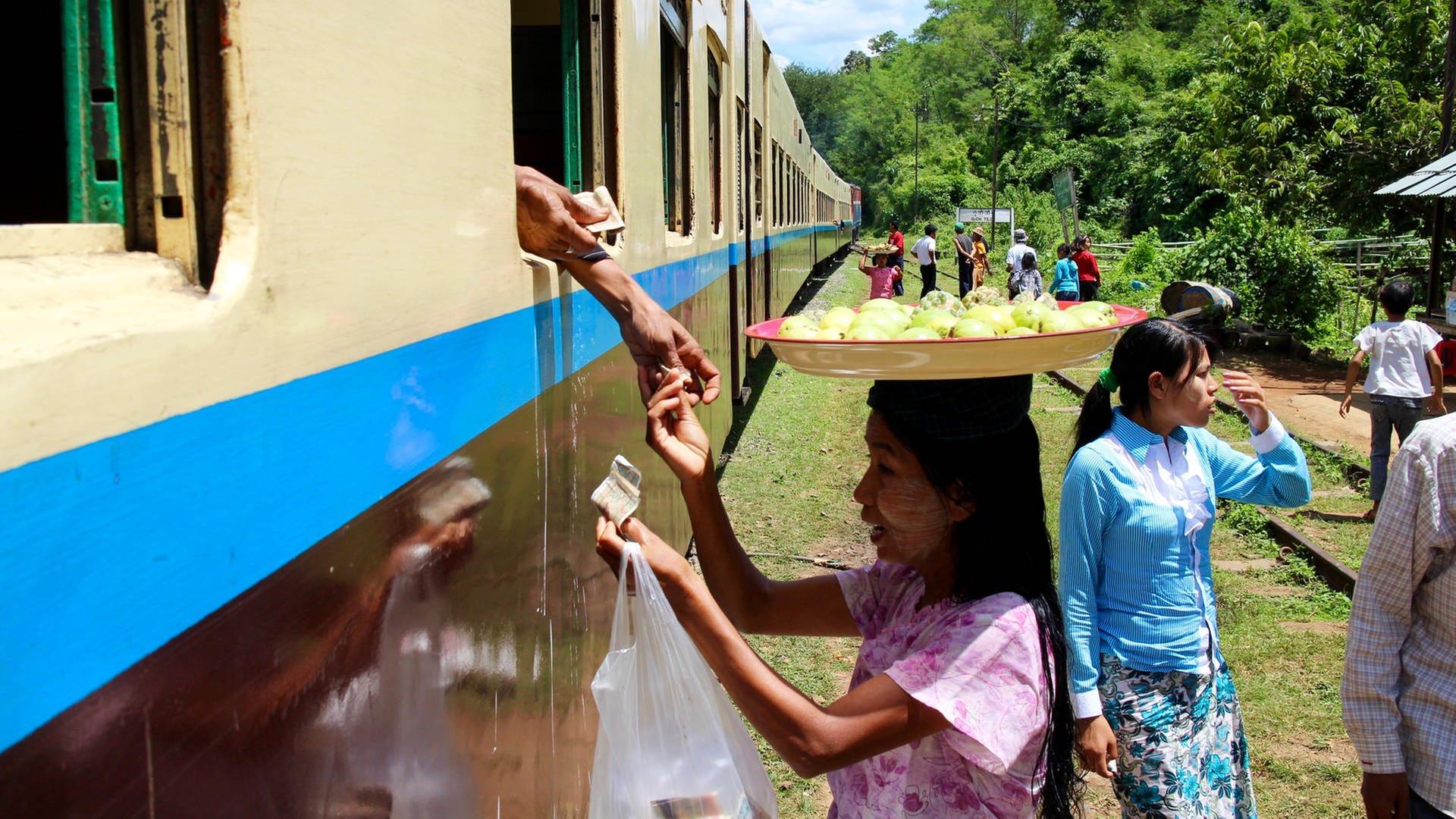 Durch Myanmar im Mandalay-Lashio-Express