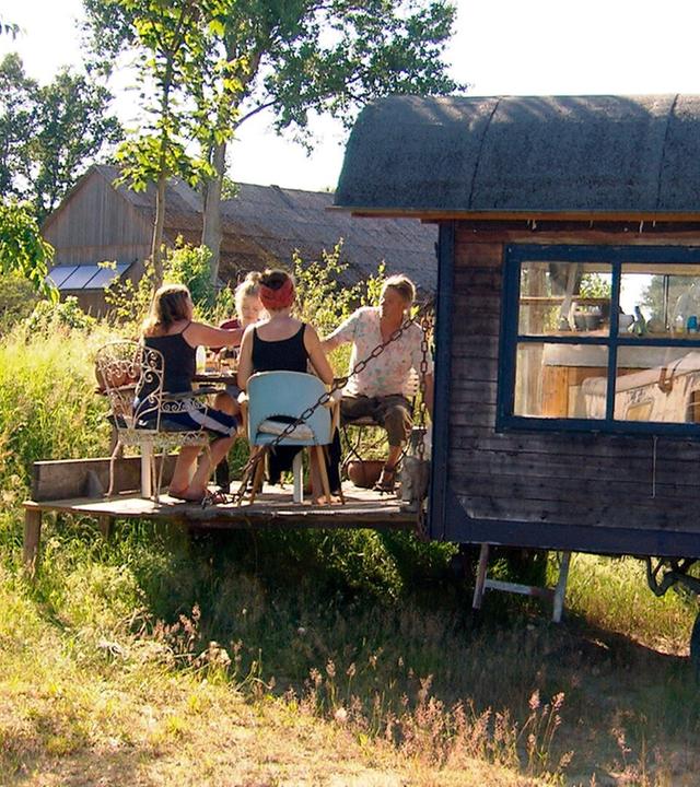Ein Dorf voller Zirkuswagen