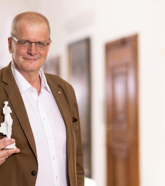 Ein Rosenwunder? Dame aus Porzellan und mehr