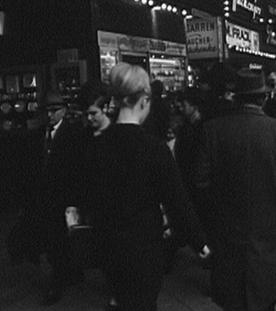 Einkaufstrubel vor Weihnachten in Saarbrücken