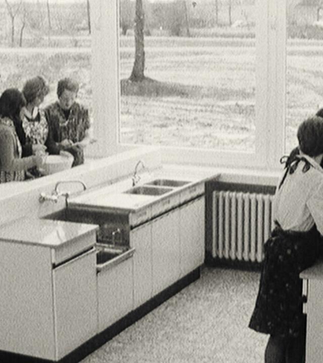 Einweihung einer Dorfgemeinschaftsschule in Goldbeck (stumm)