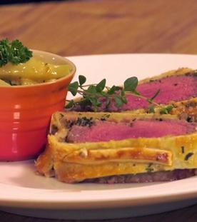 Filet Wellington mit Kohlrabi und Karottengemüse