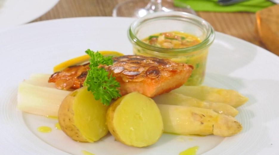 Forellenfilet mit weißem Spargel