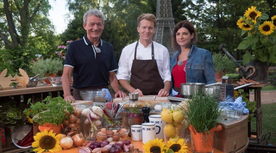 Gefüllte Klöße mit Sauerkraut und Schinken-Salbei-Specksoße