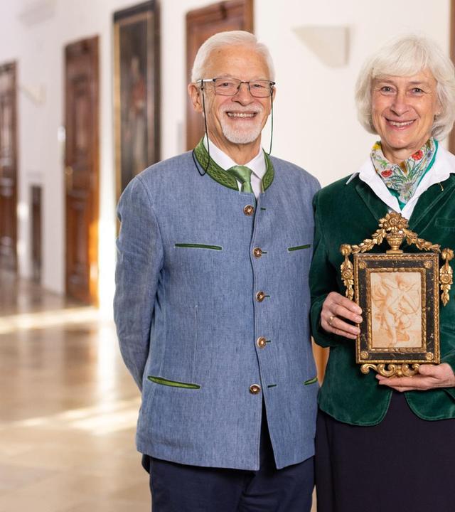 Geknickte Rötelzeichnung von Rafael? Und mehr ...