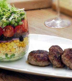 Hackküchelscher mit Schichtsalat