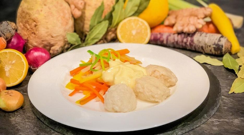 Hechtklößchen mit Ingwer-Gemüse-Ragout