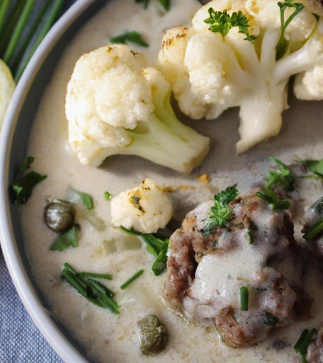 Kalbsklopse mit Blumenkohl - Mit Herz am Herd