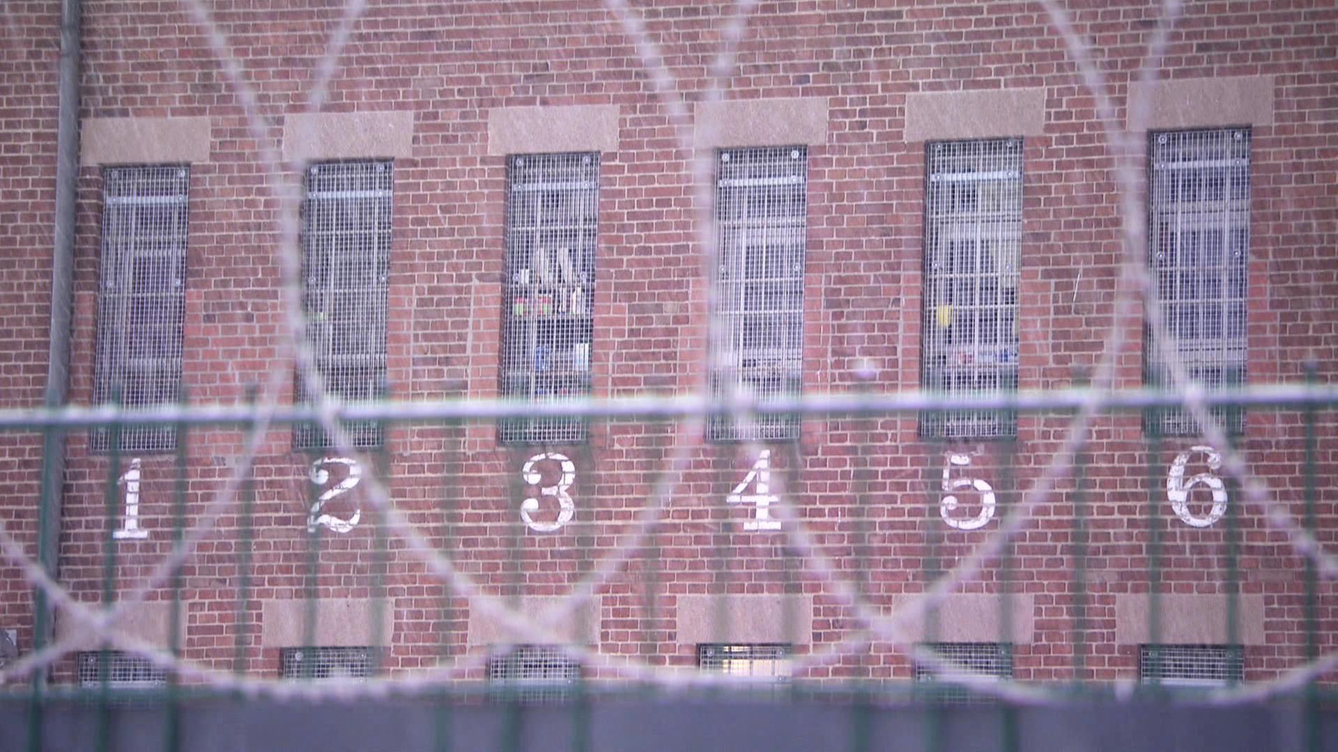 Kerzen, Kekse, Knast - Adventszeit im Gefängnis