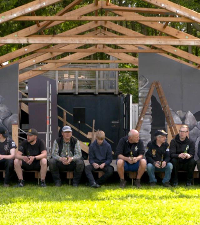 Kühe, Trecker, Dudelsäcke - Ein Dorf und sein Festival